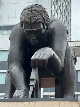 Newton statue