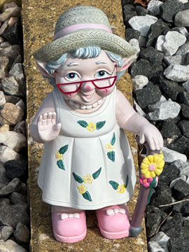 old lady gnome